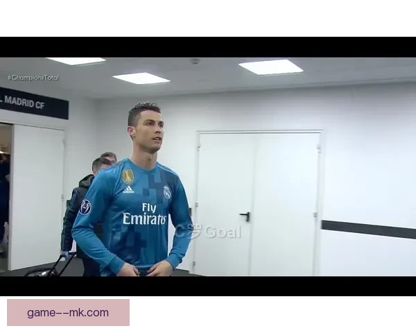 C罗惊艳国家队倒钩进球震撼全球球迷热议